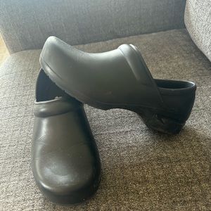 Nursing clogs